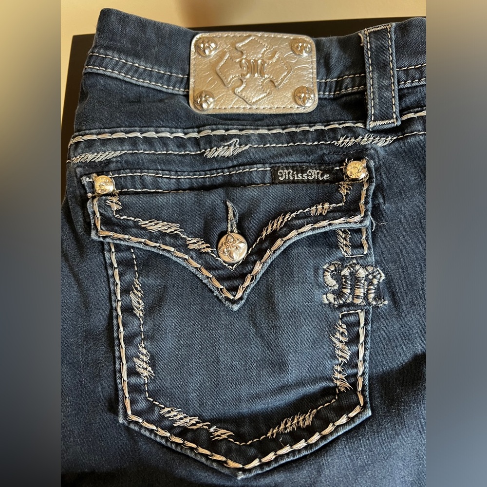 EU34 Buckle Miss Me Mid-Rise Straight Leg Jeans
